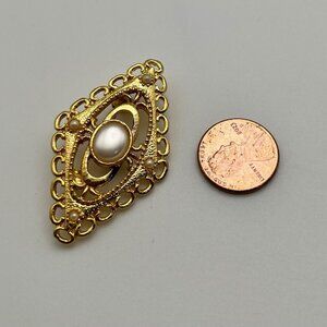 Vintage 60s Edwardian Style Gold Tone Filigree MCM Faux Pearl Brooch Jewelry Pin